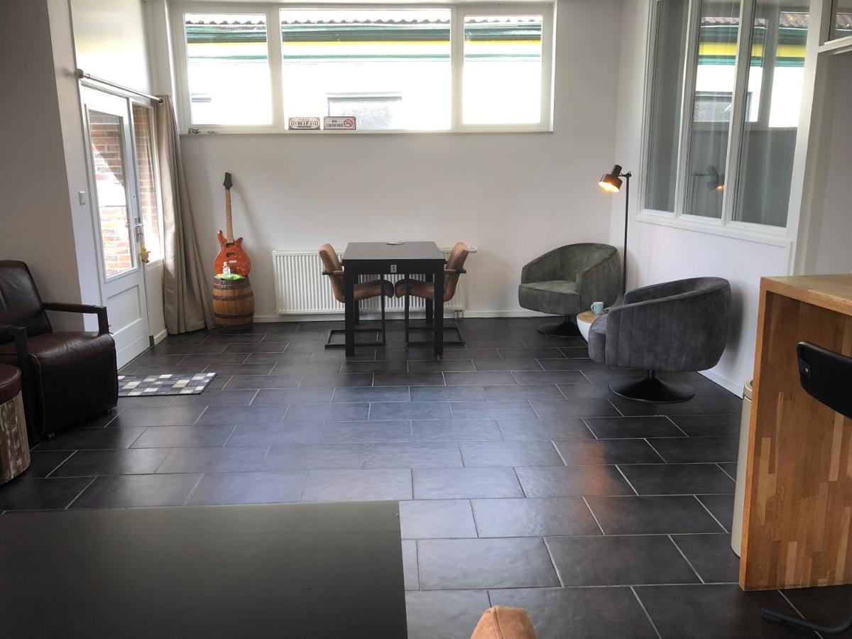 Bed and Breakfast 'T Posthuys Leens Экстерьер фото
